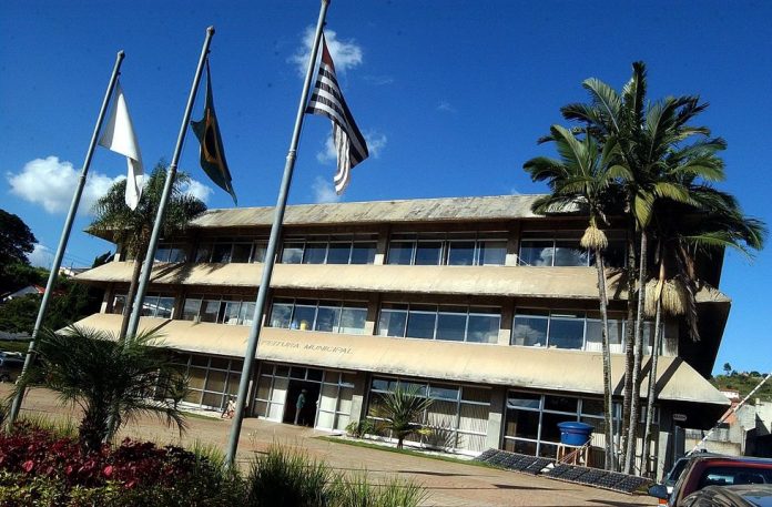 Piedade-corta-gastos