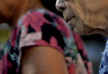 Sobe o número de denúncias de violência contra idosos
