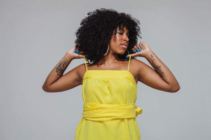 redDrik-Barbosa-7-Fotografa-Luciana-Faria-Stylist-Marina-Santa-Helena-Beleza-Carol-Romero