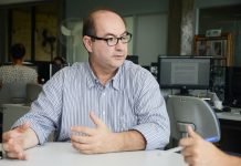 Alexandre Hugo assume presidência do DEM