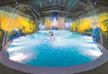 Lagoa Encantada é uma piscina com projeção mapeada