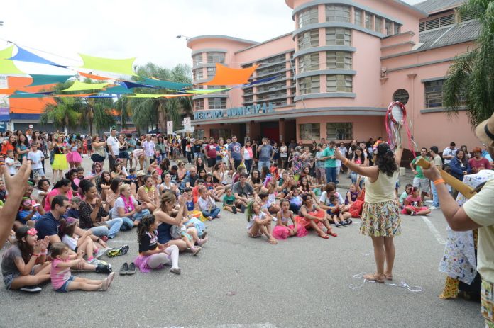 Carna-em-frente-ao-Mercado-Municipal-