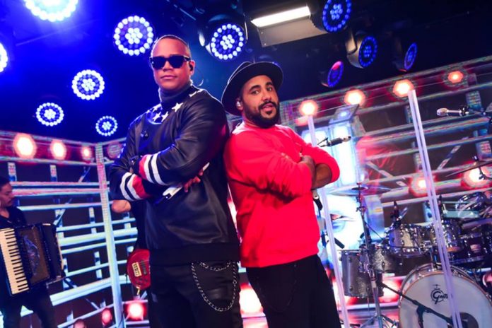 Leo-Santana-e-RaC3AD-Saia-Rodada