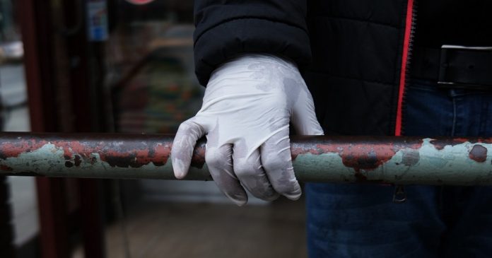 luva-coronavirus-ferro