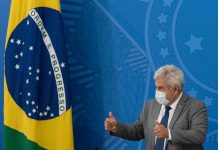 Bolsonaro recria Ministério das Comunicações e entrega ao Centrão