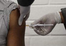 Covid-19: Rússia inicia vacinação e imuniza profissionais de saúde e educação