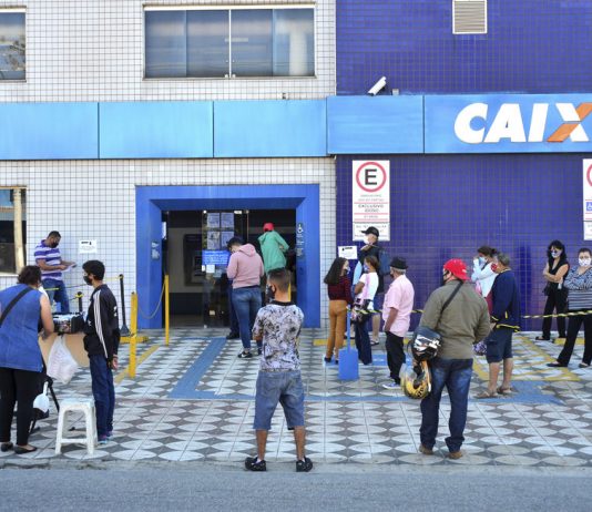 Novas parcelas de R$ 300 começam a ser pagas nesta quinta. Veja calendário