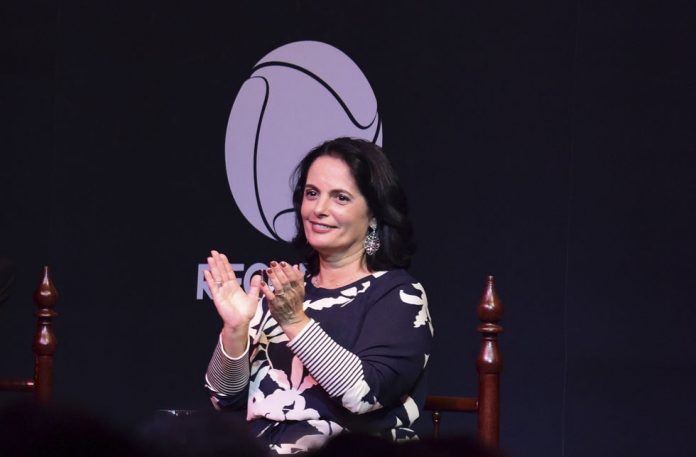 Paula-Richard-comemora-sucesso-de-seu-trabalho