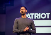 Netflix cancela Patriot Act With Hasan Minhaj após 6 temporadas