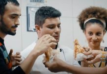 Pai de santo gay processa Porta dos Fundos em R$ 1 bilhão. Entenda o motivo