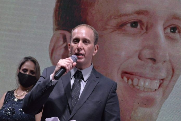 Candidato-a-prefeito-de-Sorocaba-Rodrigo-Manga-2-978x653