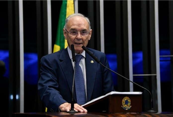 Morre-o-senador-Arolde-de-Oliveira