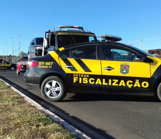 Agentes do Detran-DF vão usar câmeras corporais em blitz