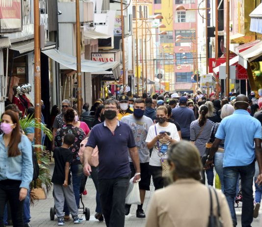 Brasil volta ao top 10 no ranking de maiores economias do mundo