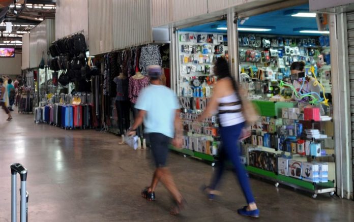 Vendas-dos-shoppings-no-Natal-caem-12-em-relacao-a-2019