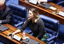 PSB entra com ação cobrando plano vacinação contra Covid-19 no DF