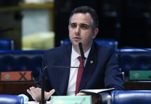 Rodrigo Pacheco, do DEM, é eleito presidente do Senado com apoio de Bolsonaro e 11 partidos