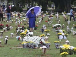 Filho morre ao cair dentro do túmulo do próprio pai em cemitério no ES