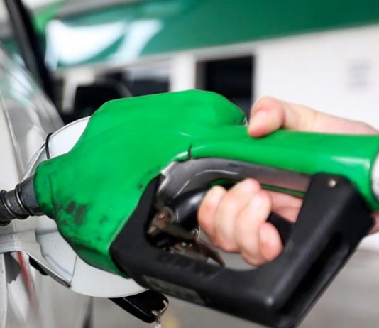 Projeto no Senado prevê ‘auxílio-gasolina’ para motoristas de aplicativos e motoboys de R$ 300 por mês.