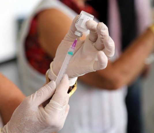 Covid-19 GDF prevê vacinar pessoas com 60 anos no DF no fim de maio