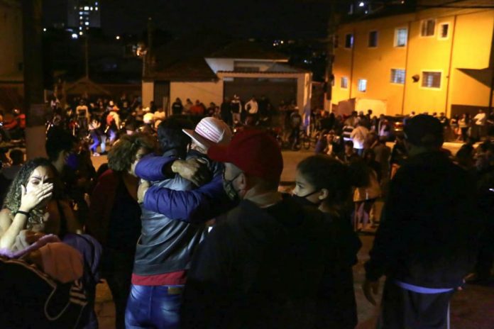 Familiares-do-funkeiro-Kevin-Nascimento-Bueno-de-23-anos-conhecido-como-MC-Kevin-morreu-na-noite-deste-domingo-4-1024x682