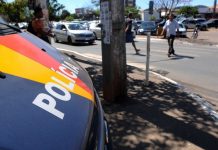 Homem tenta esfaquear a filha e se enforcar. PM impede