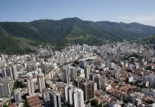 Moradores Do Bairro da Tijuca Rio de Janeiro Protestam pela Natureza