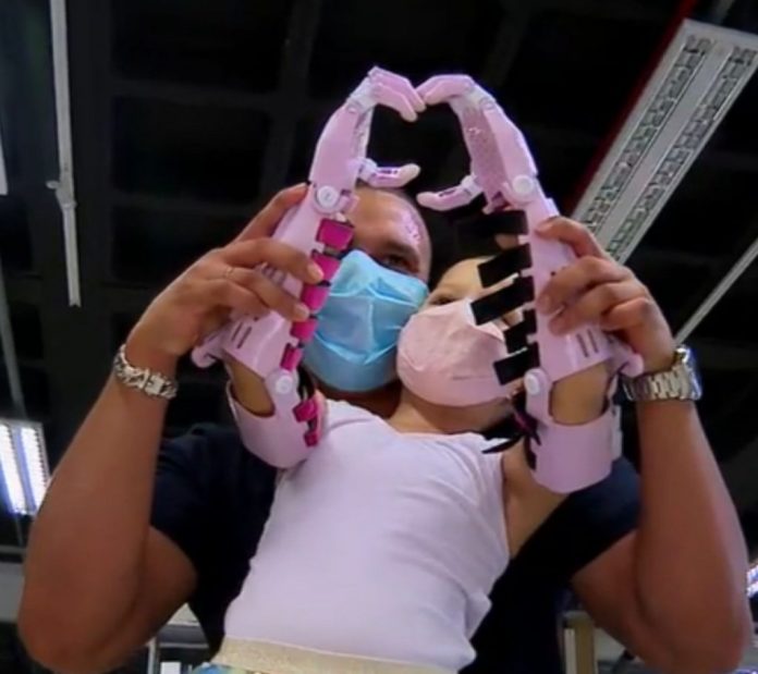 Estudantes-do-DF-criam-proteses-gratuitas-para-pessoas-com-deficiencia-2-1024x911