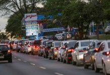 Com novo aumento da gasolina, postos em Brasília têm filas gigantes