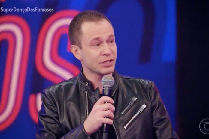 tiago-leifert-chora-no-fim-do-Super-DancCCA7a-7-1024x683