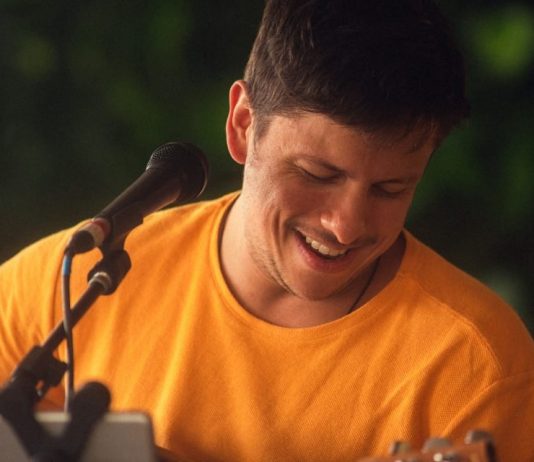 Allan Massay faz show de despedida aberto ao público em Brasília