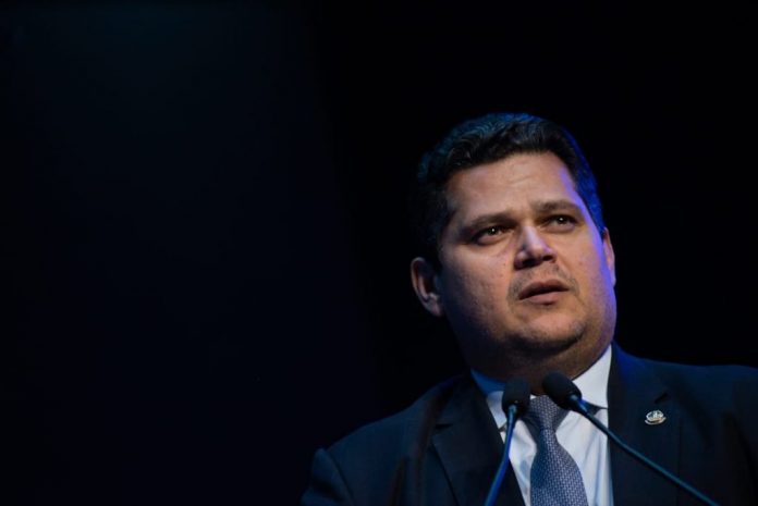 Evento-de-lancCCA7amento-da-preCC81-candidatura-aCC80-presideCC82ncia-da-repuCC81blica-do-presidente-nacional-do-UniaCC83o-Brasil-Luciano-Bivar-7-1024x684-1