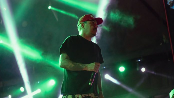 Marcelo-D2-no-Na-Praia