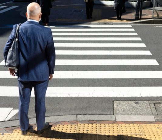 Ação educativa comemora 27 anos de criação da faixa de pedestre no Distrito Federal