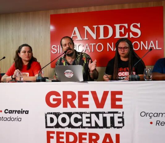 Fim da greve dos professores de universidades Governo Assina Acordo com sindicato