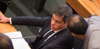 Ibaneis Rocha convoca reunião para expulsar Daniel Donizet do MDB
