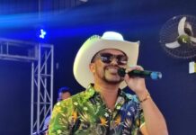 Cantor Denivan Sillva comemora 27 anos de carreira
