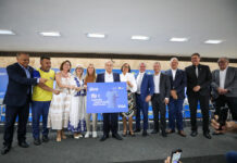 GDF – Ibaneis Rocha sanciona lei que cria o Cartão Uniforme Escolar no DF