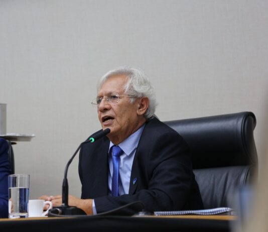 Raimundo Ribeiro é reconduzido ao cargo de diretor-presidente da Adasa
