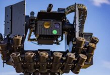 Enquanto criminosos usam drones com granadas, deputada Federal do PSOL propõe proibir helicópteros e drones em operações policiais