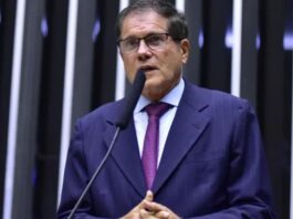 Deputado prioriza estátua gigante com dinheiro público