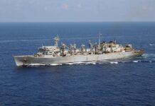 Navios da Marinha dos EUA colidem durante reabastecimento no Caribe